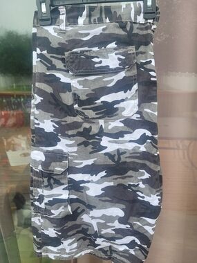 Men's Grey White Black Camo Cargo Shorts,  Size 40W